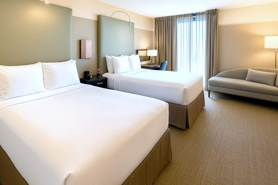 Hypo-allergenic bedding, in-room safe, desk, laptop workspace