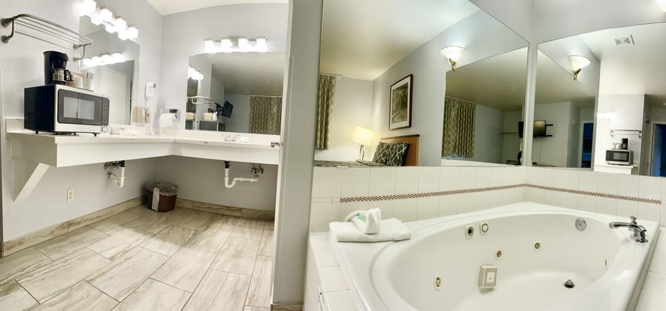 Deluxe Suite, 2 Bedrooms, Non Smoking | Iron/ironing board, free WiFi, bed sheets