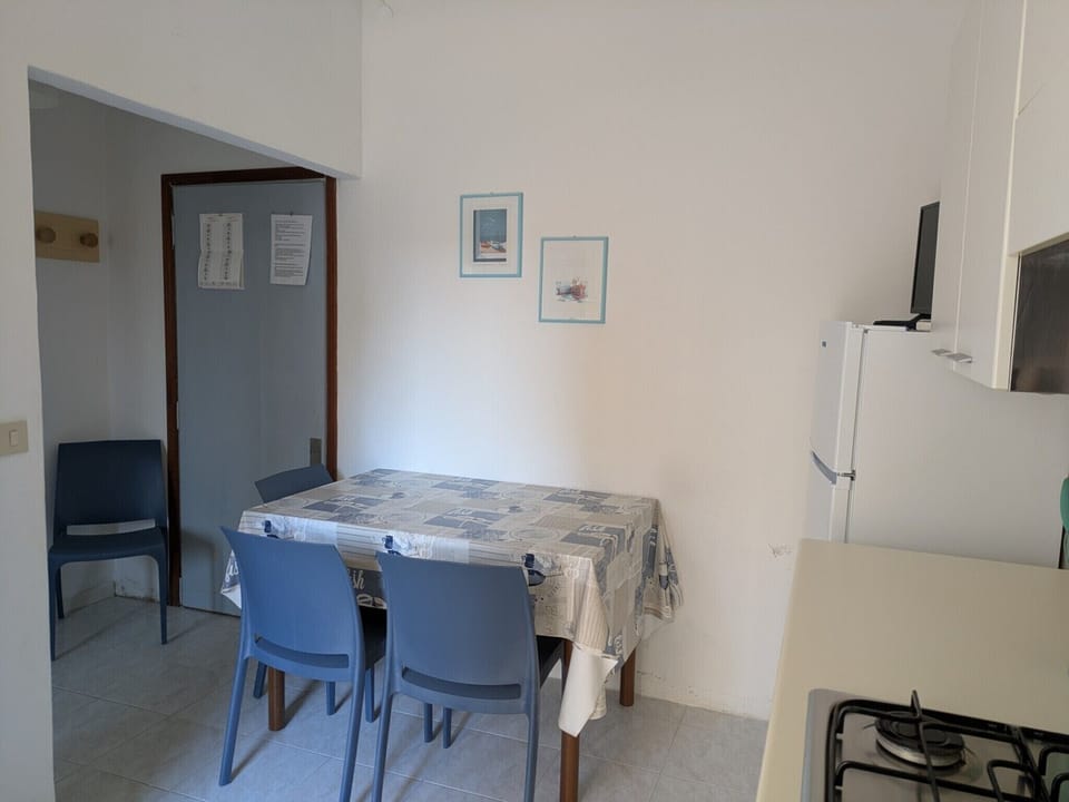 Apartment, 1 Bedroom, Patio, City View | Dining room