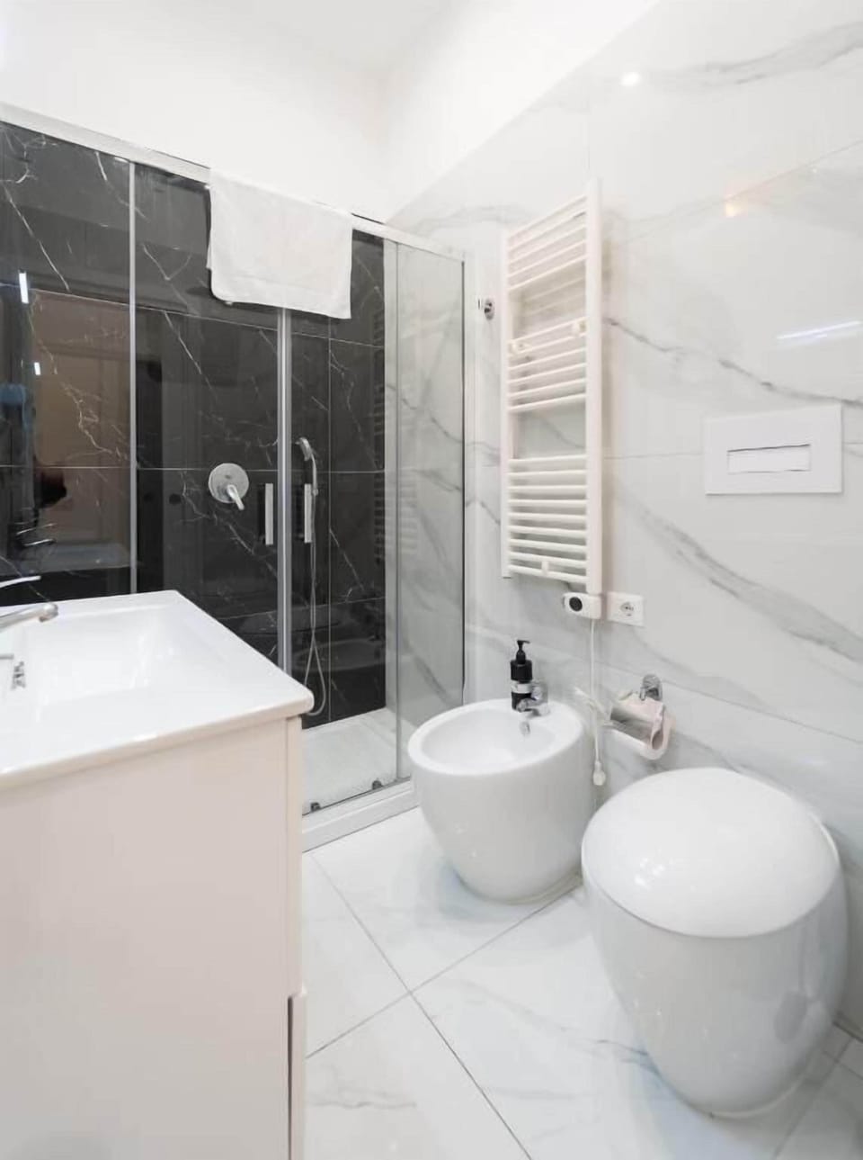 Deluxe Double Room, City View | Bathroom