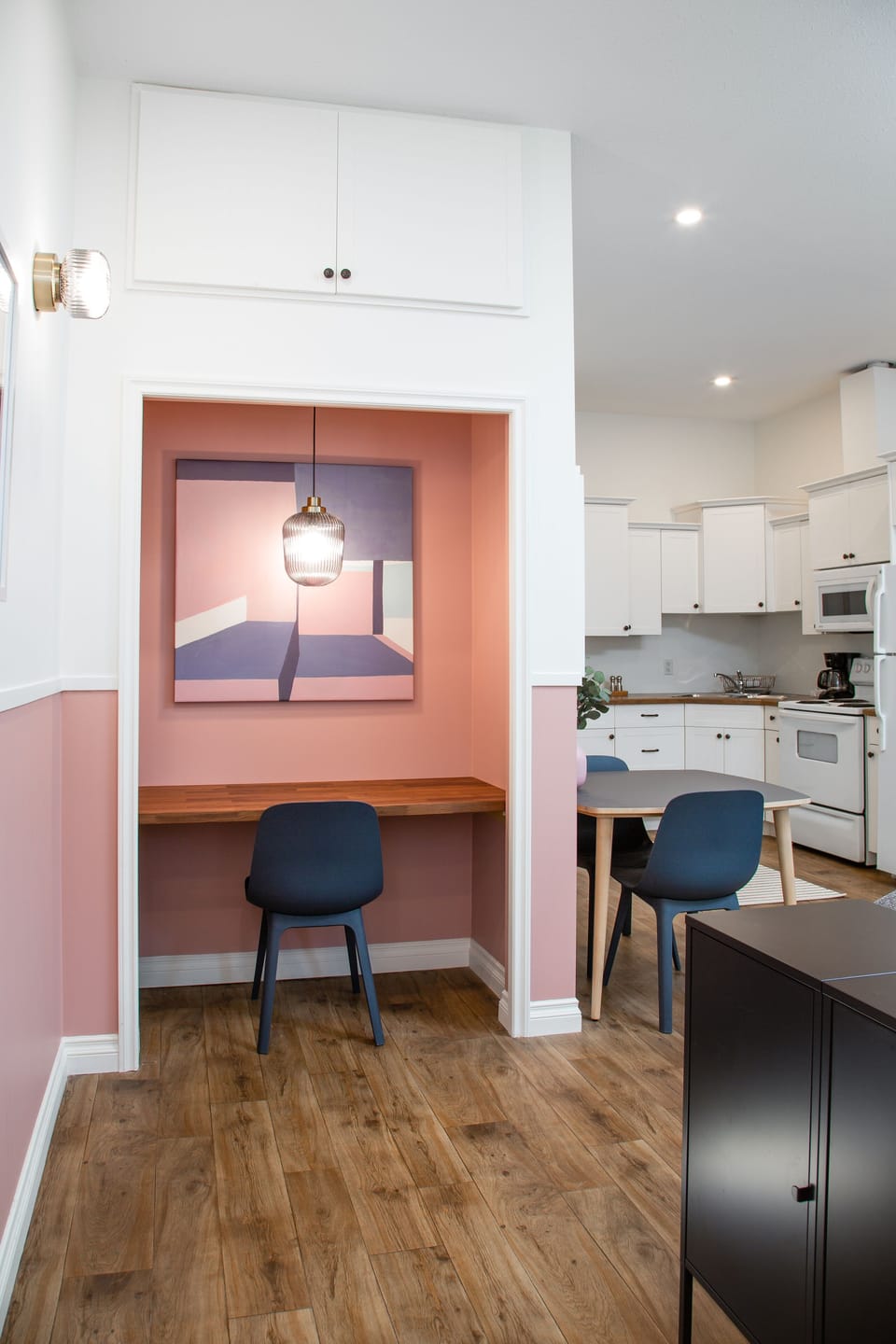 Suite, 1 Bedroom (1 Queen Bed with Sofabed) | Private kitchen | Coffee/tea maker, full-size fridge, microwave, stovetop
