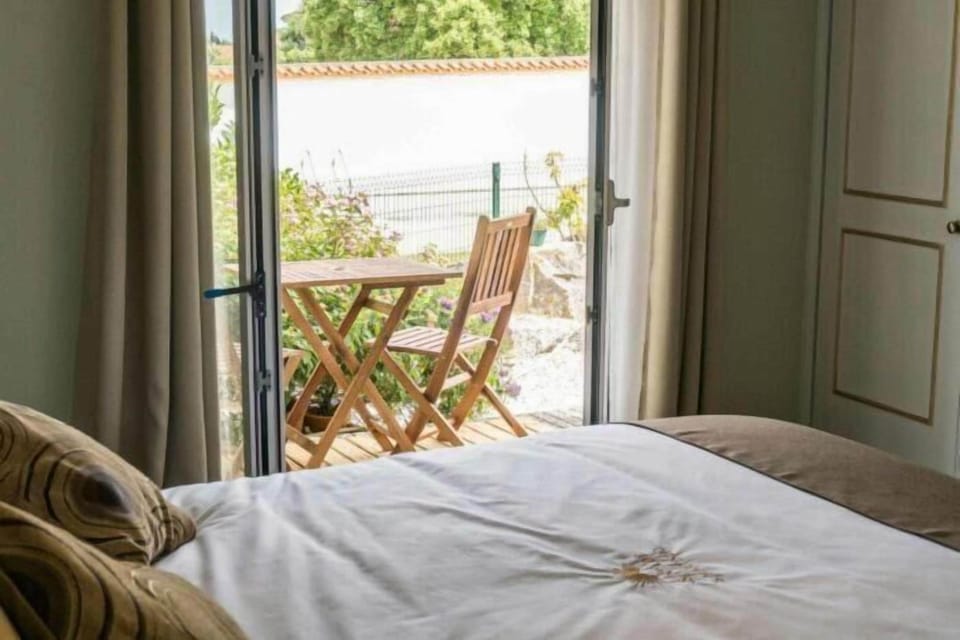 Suite, Pool View, Garden Area | Desk, WiFi (free)