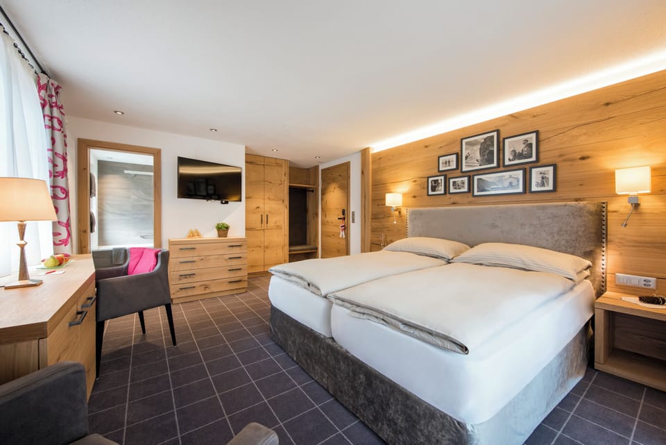 Alpine Double Room | Egyptian cotton sheets, premium bedding, down comforters, pillowtop beds