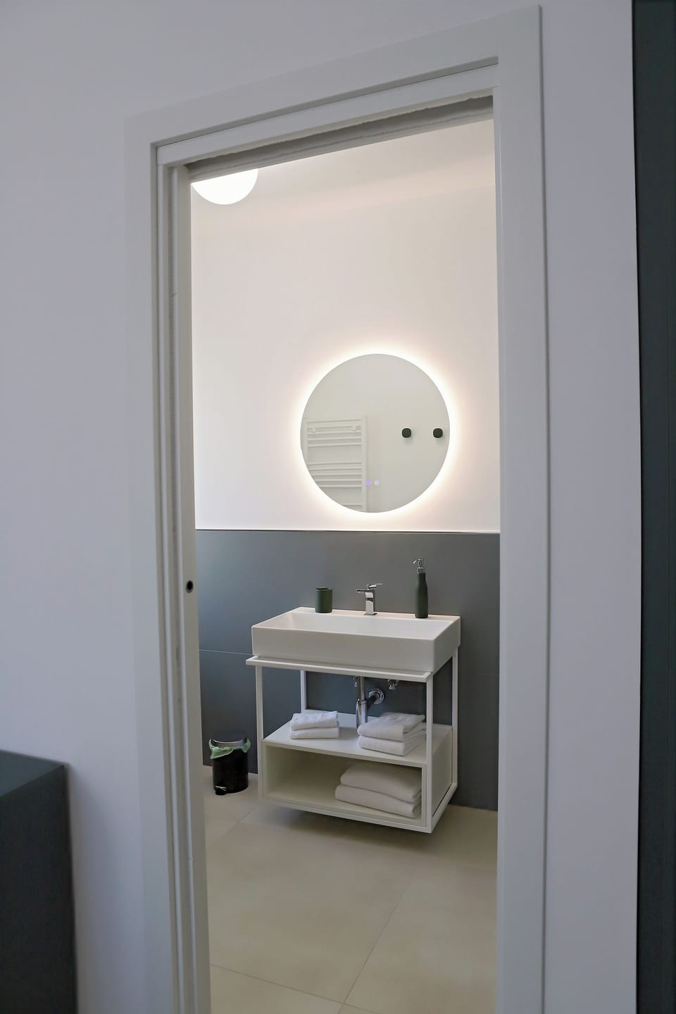 Comfort Triple Room | Bathroom | Shower, rainfall showerhead, hair dryer, bidet