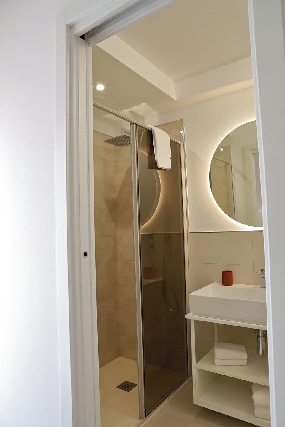 Double Room, Garden View | Bathroom | Shower, rainfall showerhead, hair dryer, bidet