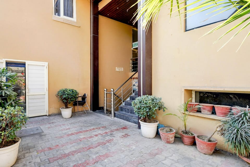 House | Reception