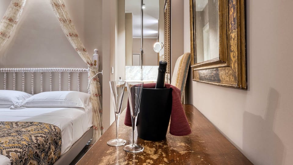 Deluxe Double Room | Minibar, in-room safe, soundproofing, free WiFi