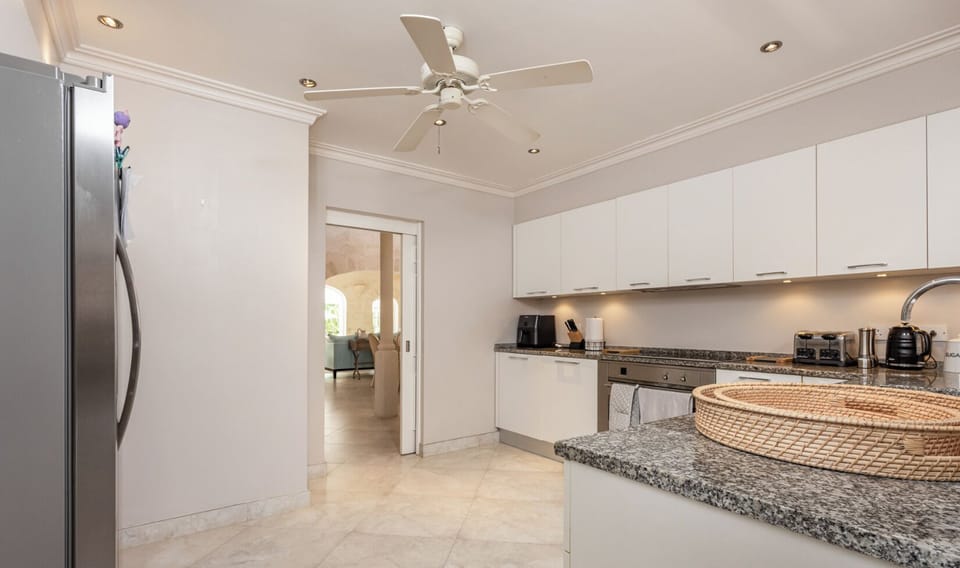 Villa, 4 Bedrooms, Private Pool, Garden View | Interior