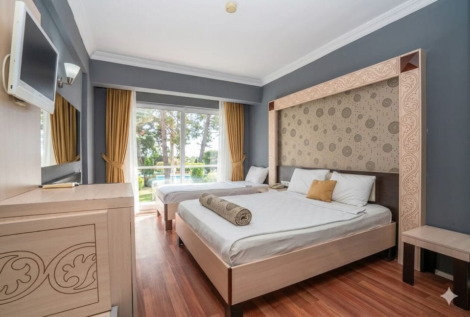 Standard Room, Balcony, Sea View | Laptop workspace