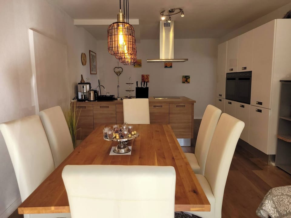 Apartment, 1 Bedroom, Accessible, Smoking | Dining