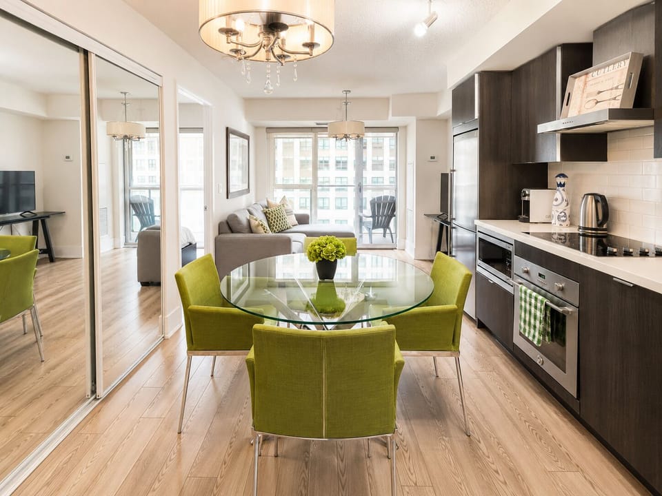 Comfort Suite, 1 Bedroom | Private kitchen | Fridge, microwave, oven, stovetop