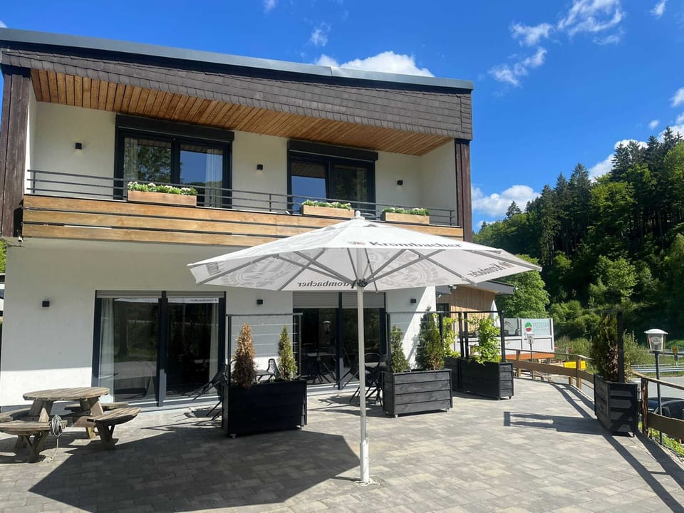 House | Outdoor dining
