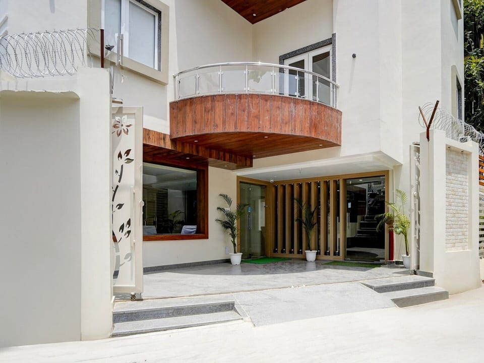 House | Reception
