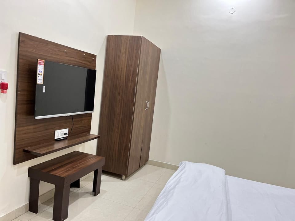 Comfort Double or Twin Room | Desk, laptop workspace, free WiFi
