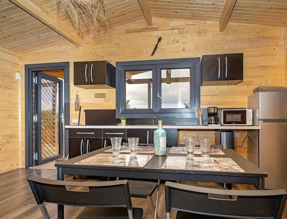 Mobile Home | Dining