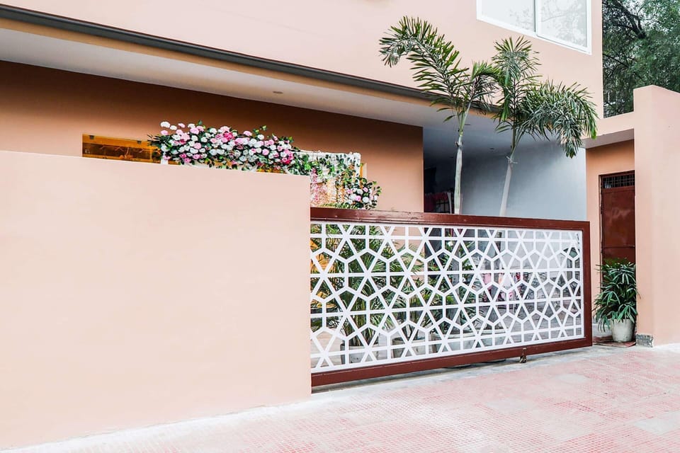 House | Reception