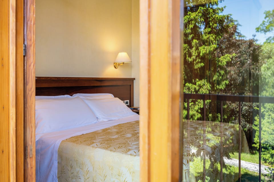 Double Room | In-room safe, desk, soundproofing