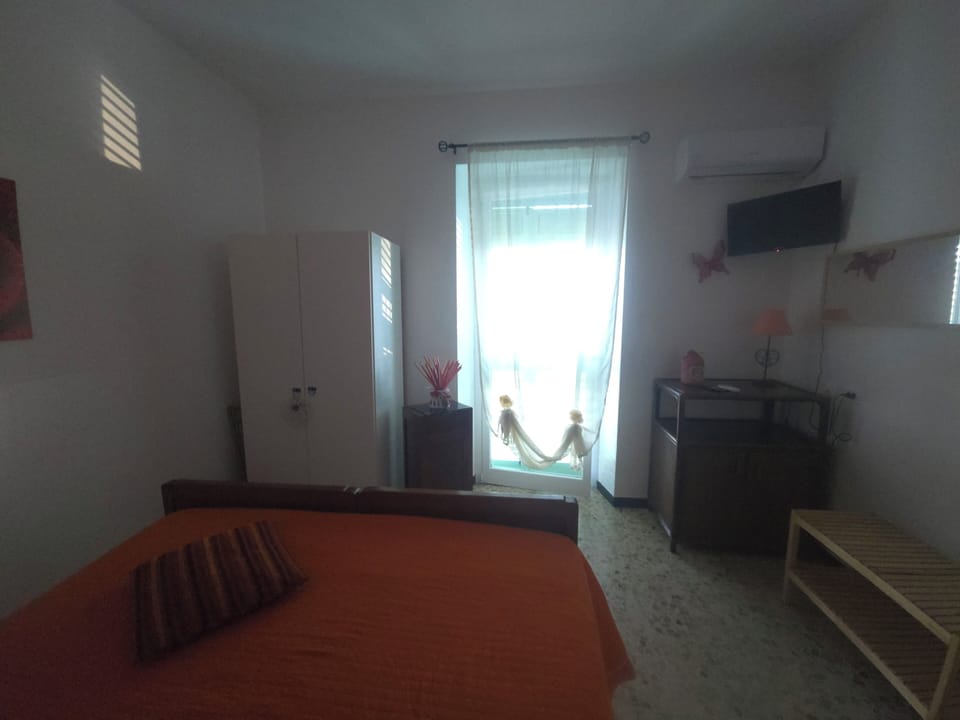 In-room safe, iron/ironing board, free WiFi