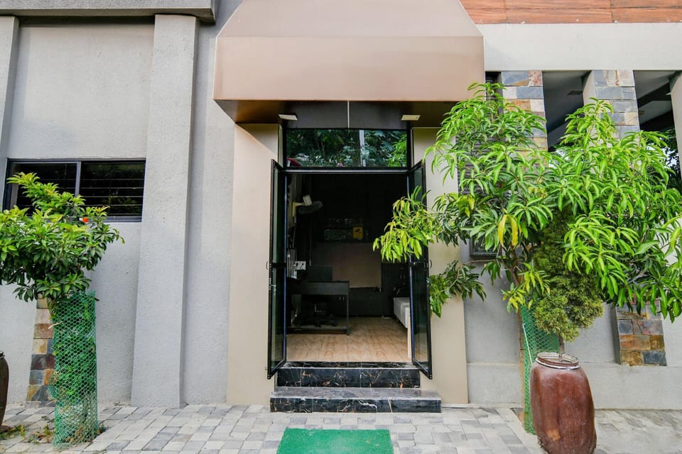 House | Reception