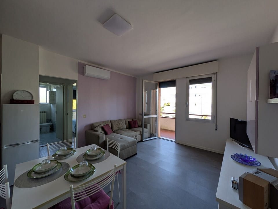 Apartment, 2 Bedrooms, Balcony, City View | Living room