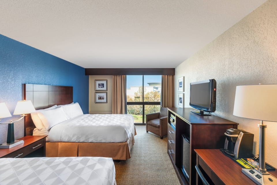 In-room safe, desk, iron/ironing board, free WiFi