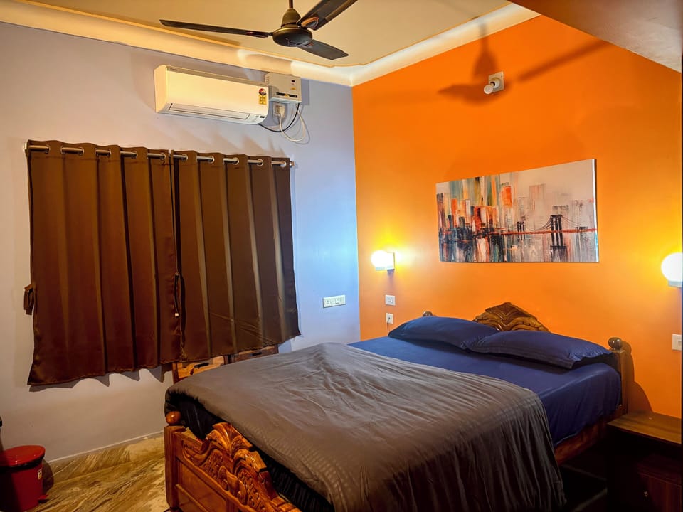 Deluxe Double Room, 1 Queen Bed, Balcony, City View | Premium bedding, desk, laptop workspace, blackout drapes