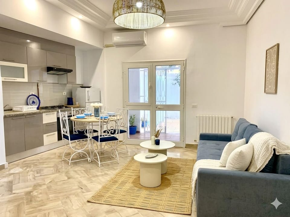 Apartment, 1 Bedroom, Accessible, Smoking | Living room
