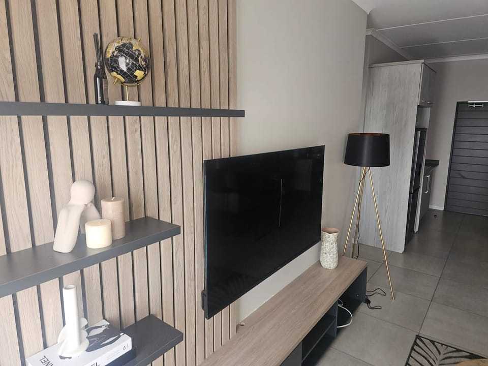 Apartment, 2 Bedrooms, Balcony | Interior