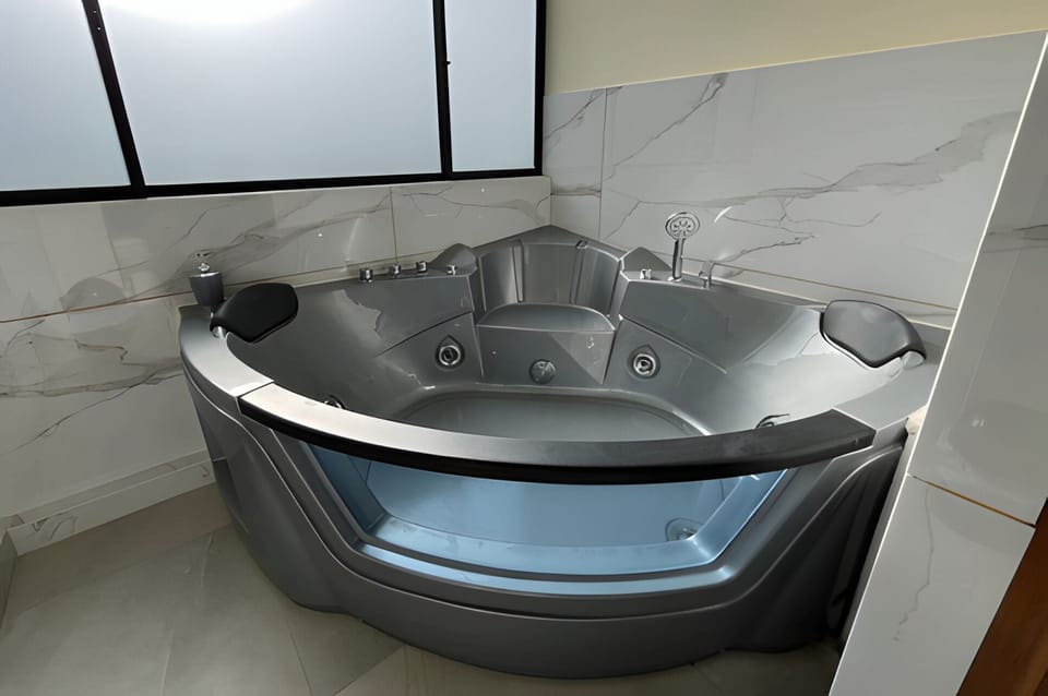 Luxury Double Room, Patio | Interior
