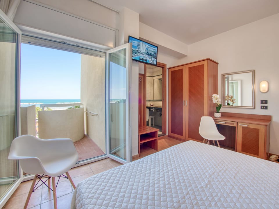 Double Room, Balcony, Sea View | In-room safe, desk, laptop workspace, free WiFi