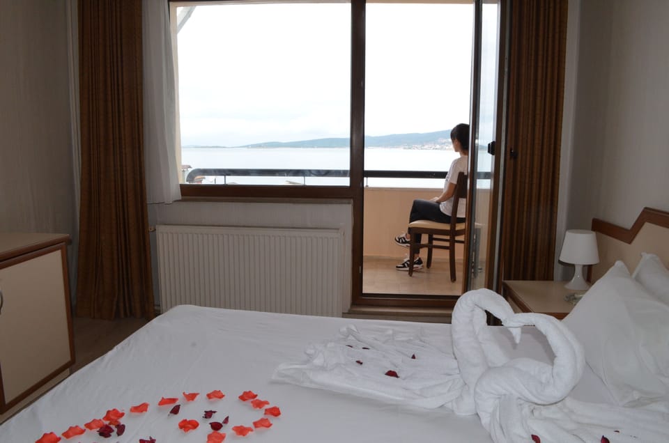 Double Room | Premium bedding, minibar, desk, blackout drapes