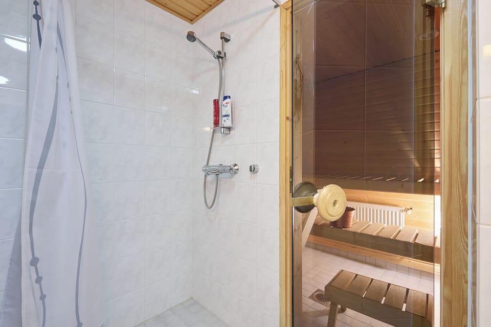 Bright 1BR Apt with Sauna & Balcony Apartment in Turku