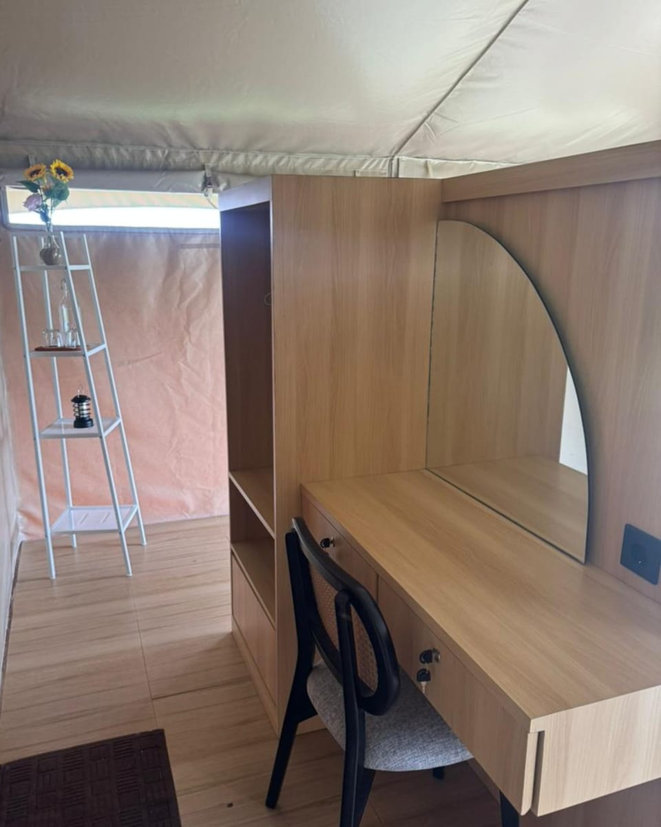 Comfort Tent, Balcony | Interior