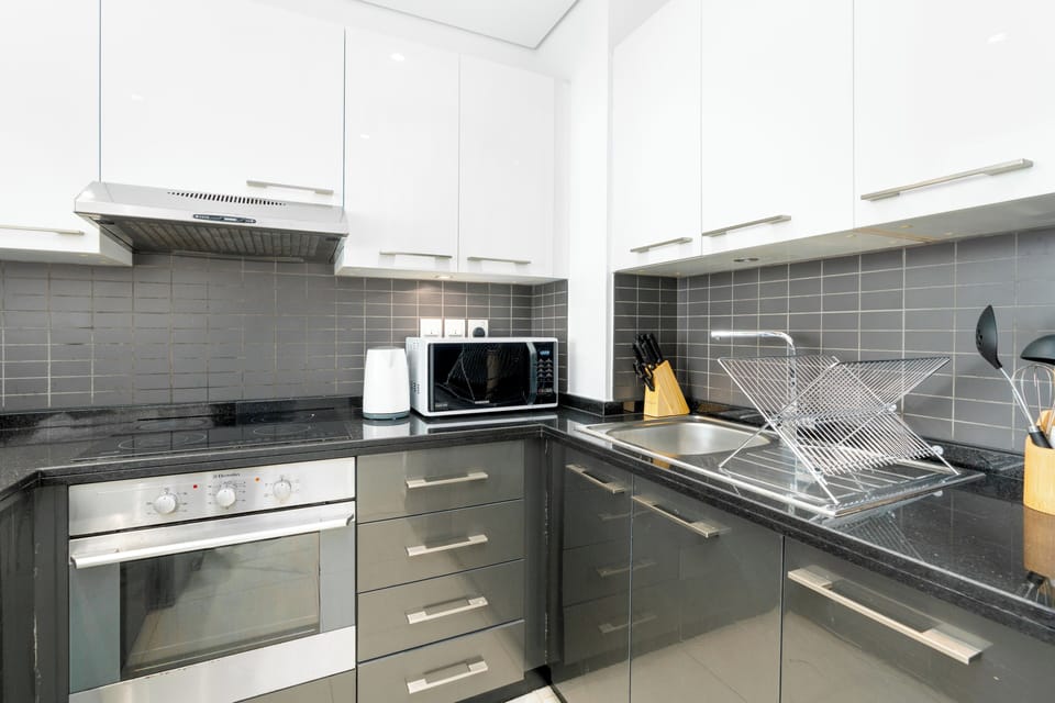 Standard Apartment, 1 Bedroom, Kitchen, Bay View | Private kitchen | Toaster, eco-friendly cleaning products