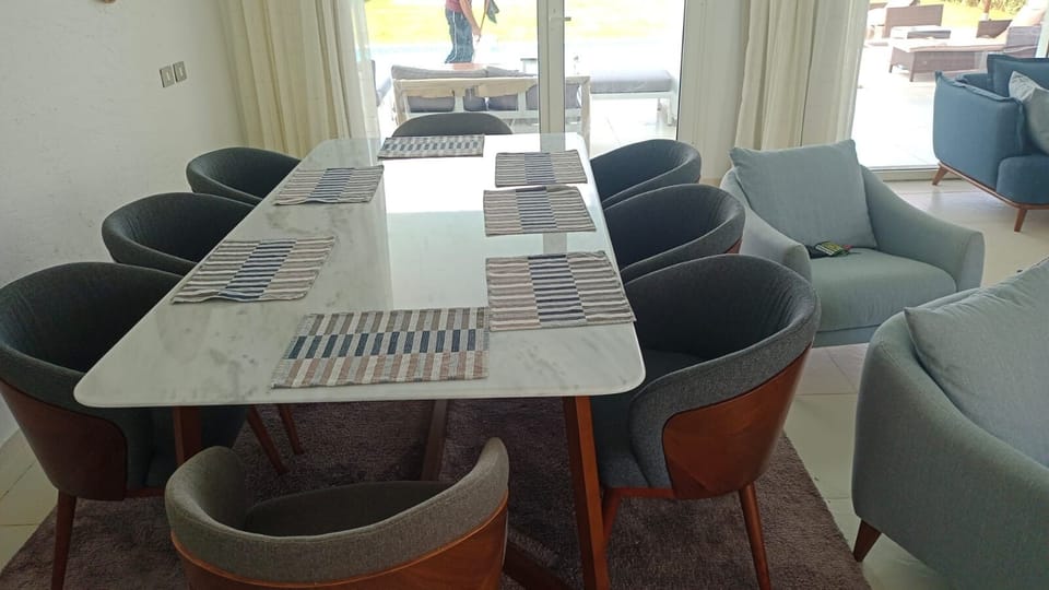 Villa, 5 Bedrooms, Sea View | Dining