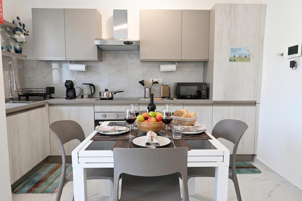 Family Apartment, 2 Bedrooms, Microwave (Cozy 2bdr Apart In Bugibba Square) | Dining