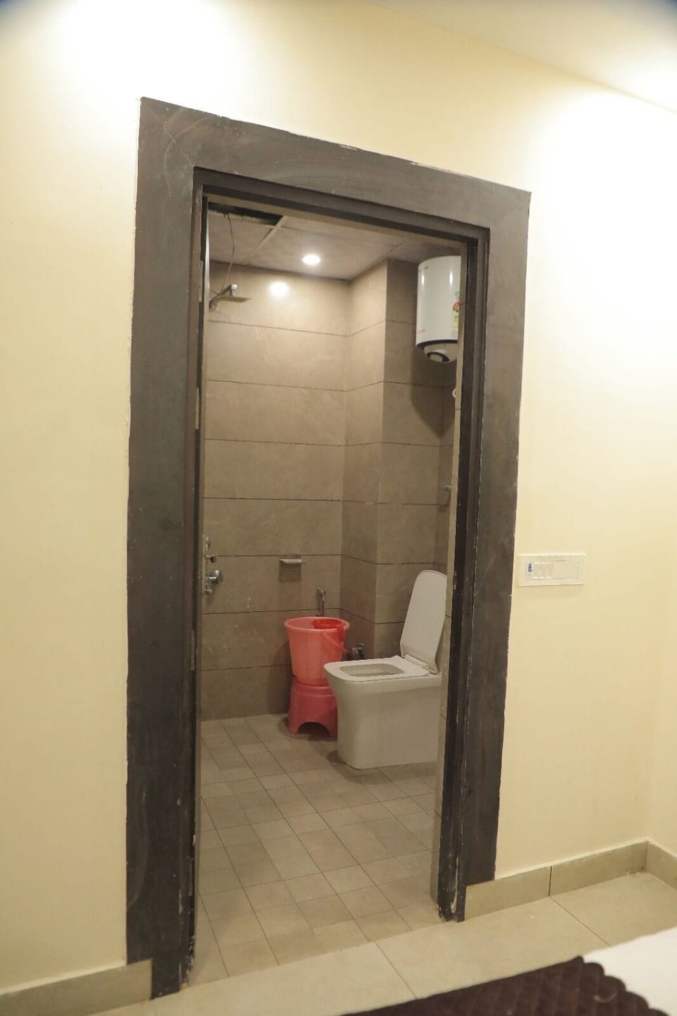 Shower, towels, soap, shampoo