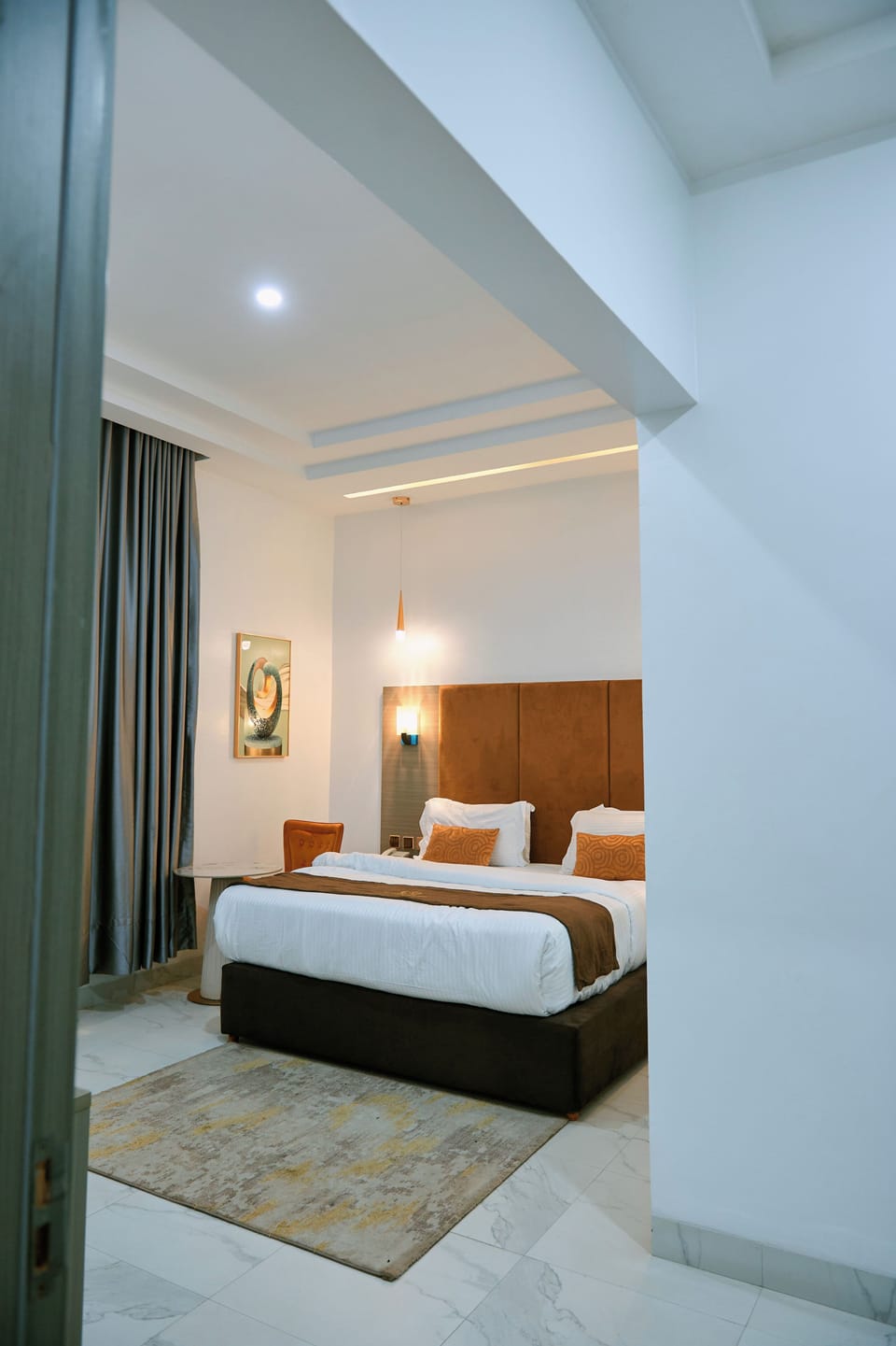 Desk, free WiFi, bed sheets
