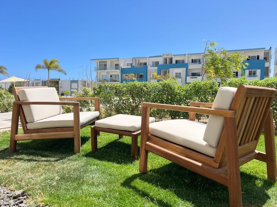 Chalet, 2 Bedrooms, Sea View | Property grounds