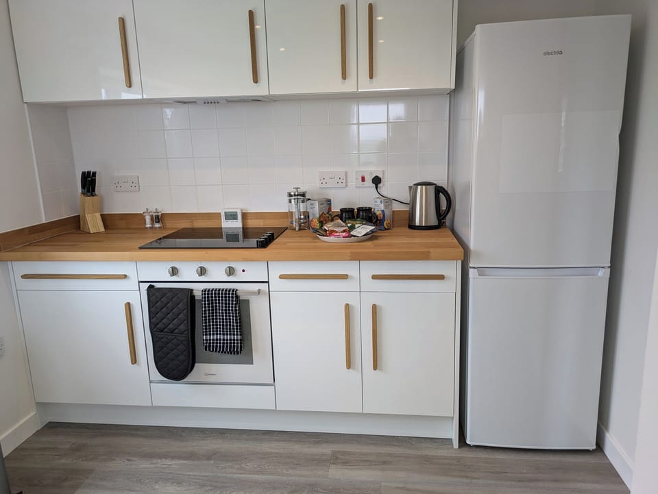 Dishwasher, cookware/dishes/utensils