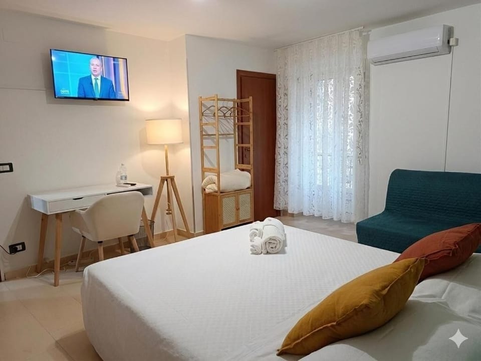 Double Room, Balcony, City View | Free WiFi