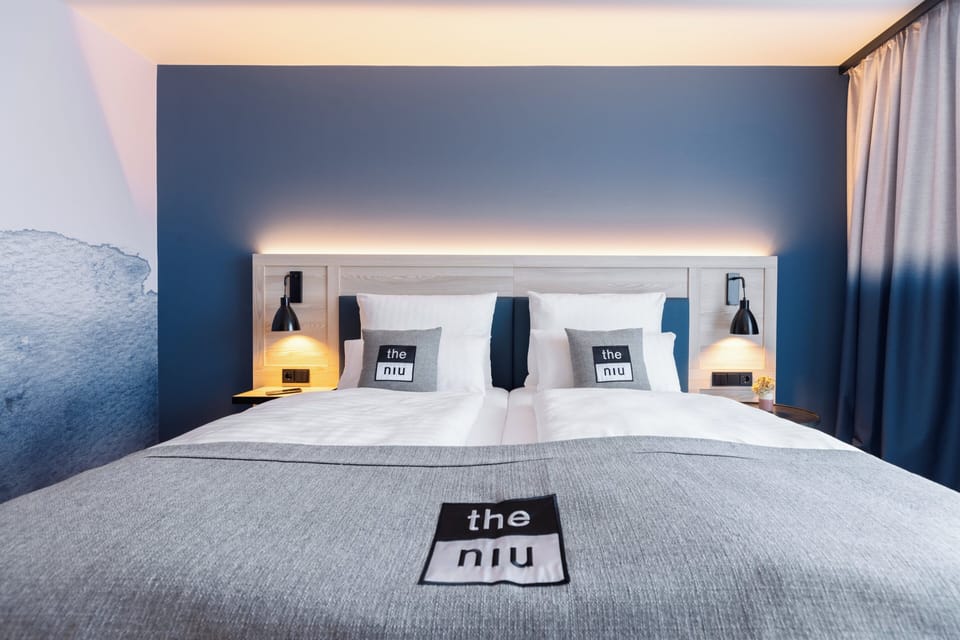 Standard Room, 1 Queen Bed, Accessible | In-room safe, soundproofing, iron/ironing board, free cribs/infant beds