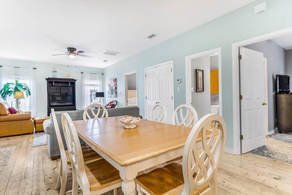 Cabin, Multiple Beds (The Rookery 3602) | Dining