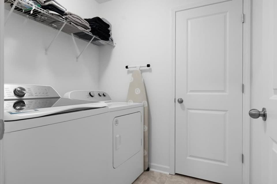 Brand New Townhome 2024 Great Deal Villa in Greensboro