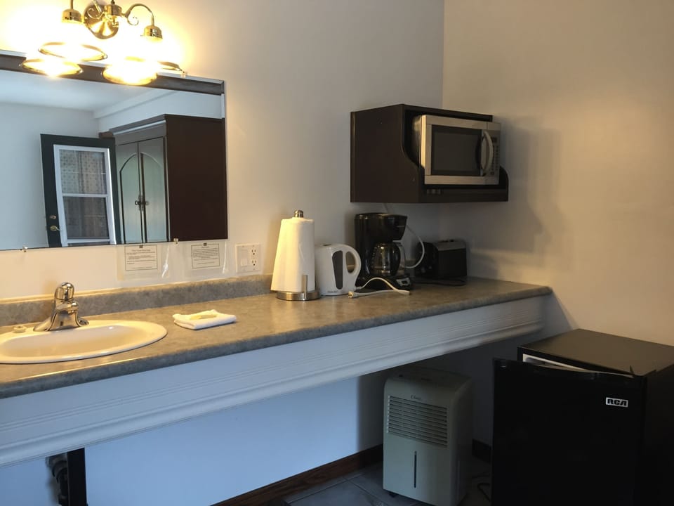 Standard Room, 2 Double Beds, Refrigerator & Microwave, River View (Riverside) | Room amenity