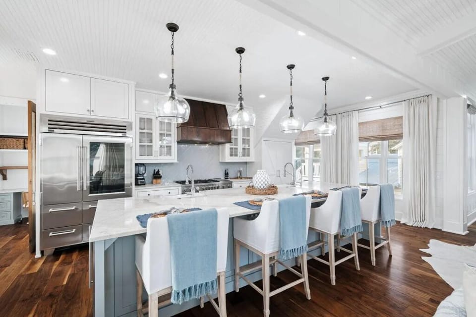 House, Multiple Beds (Sea La Vie Seaside) | Private kitchen