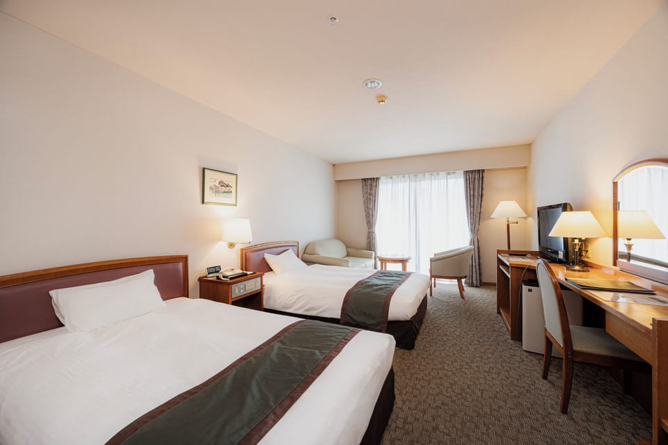 In-room safe, free WiFi, bed sheets