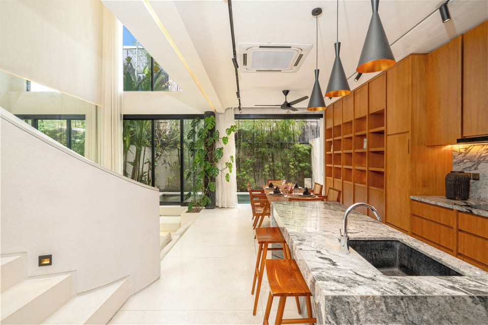 Fridge, stovetop, cookware/dishes/utensils, paper towels