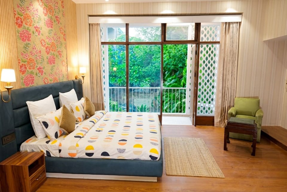 Suite | Iron/ironing board, free WiFi, bed sheets