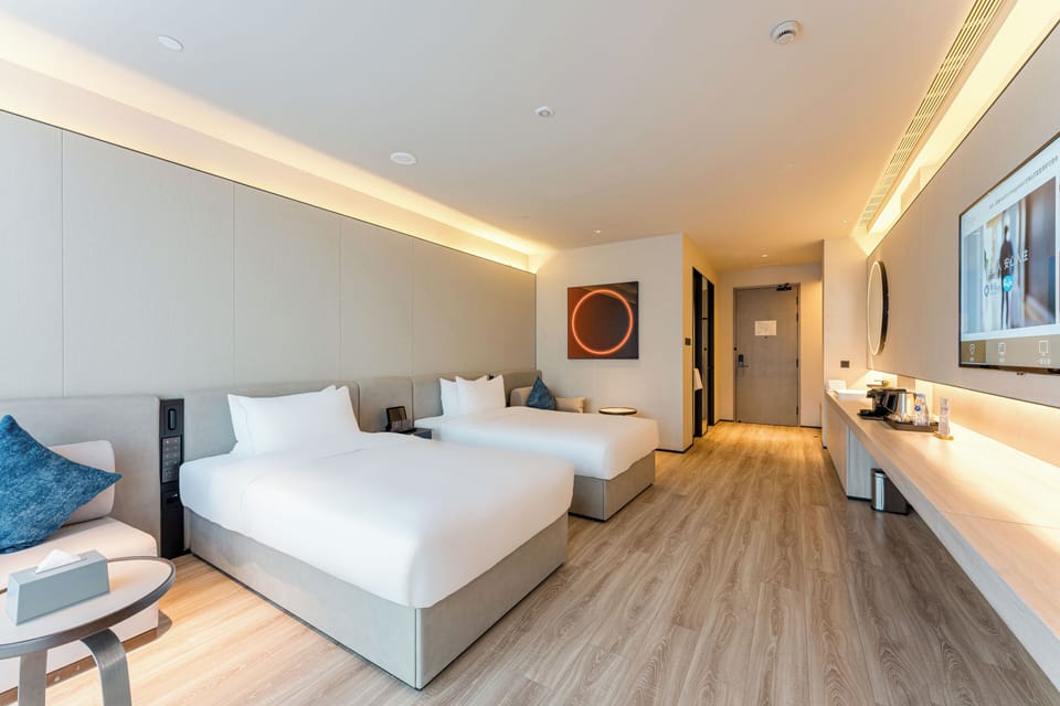 Business Twin Room | Premium bedding, down comforters, memory foam beds, free minibar